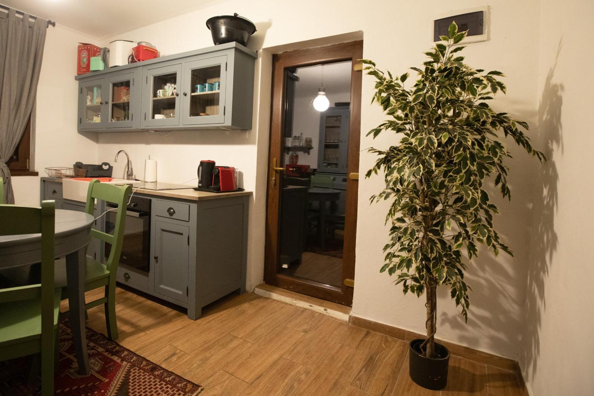 Maison De L'Amour Brebu Nou Екстериор снимка